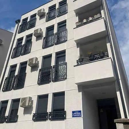 Sia Apartment *
